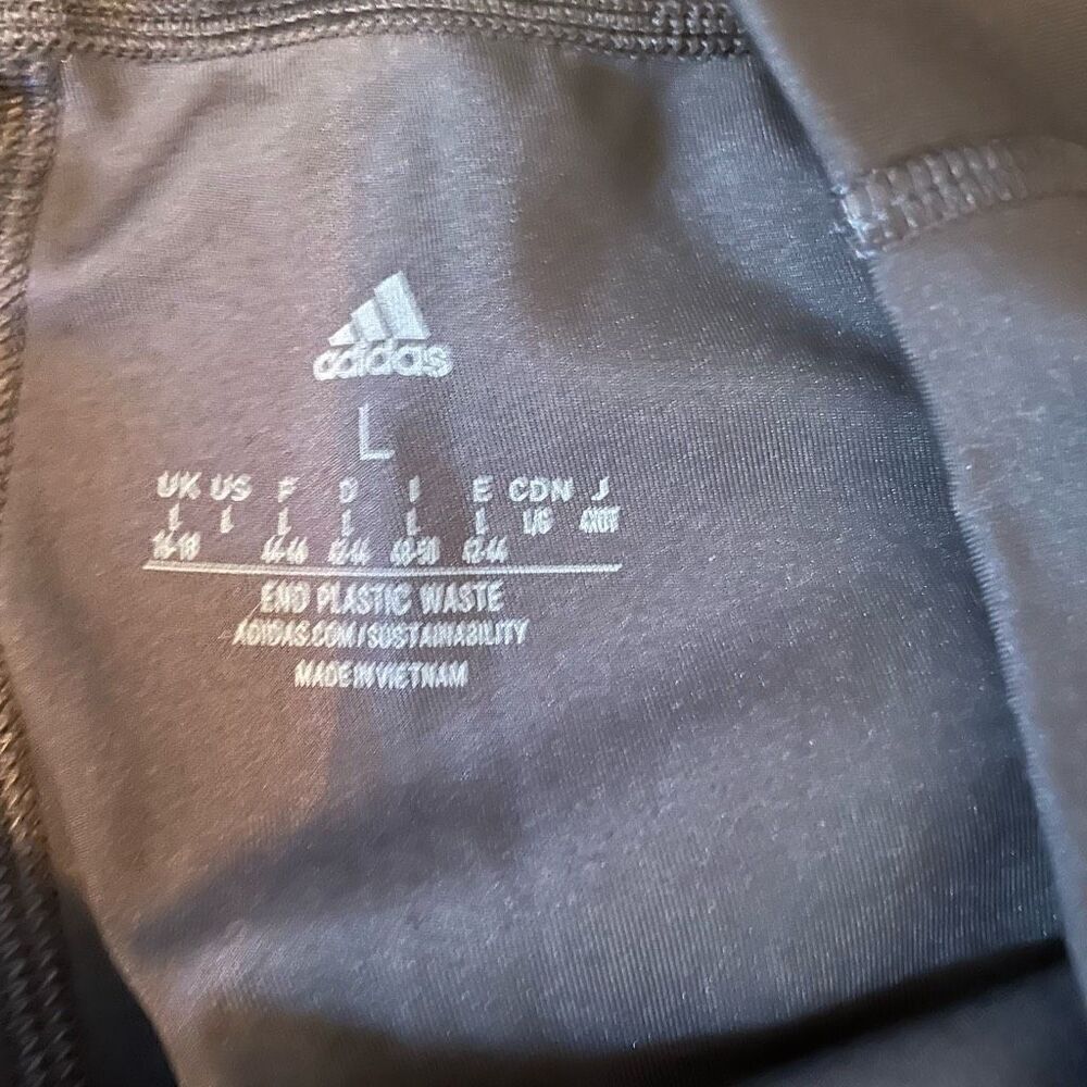 ADIDAS | cropped athletic pants L - Picture 3 of 6